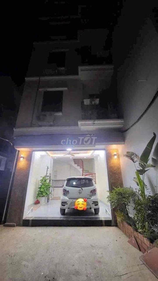 CHO THUÊ NHÀ MỚI NGUYÊN CĂN LÔ GÓC THẠCH BÀN-Ô TÔ VÀO NHÀ NỘI THẤT CB