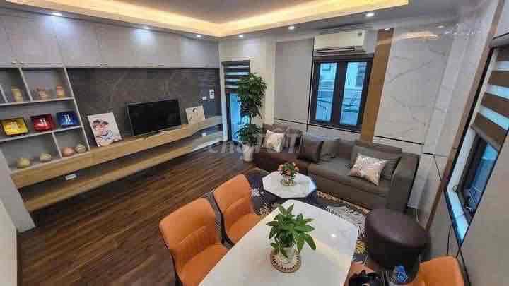 CHO THUÊ NHÀ MỚI NGUYÊN CĂN LÔ GÓC THẠCH BÀN-Ô TÔ VÀO NHÀ NỘI THẤT CB