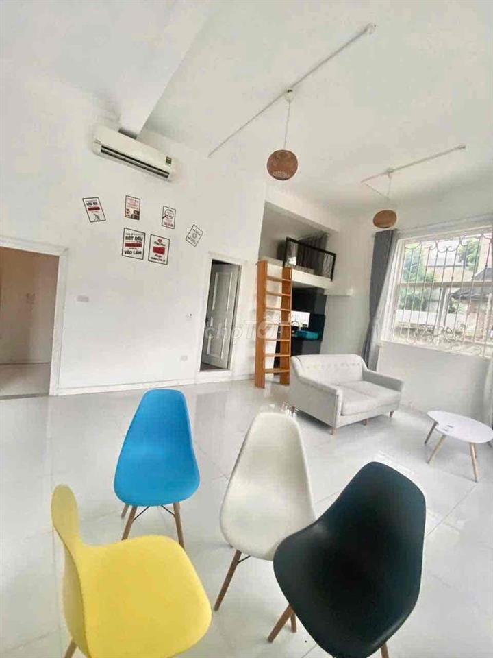 CHO THUÊ MẶT BẰNG KINH DOANH PHỐ NGỌC THUỴ - LÔ GÓC - Ô TÔ TRÁNH 10TR