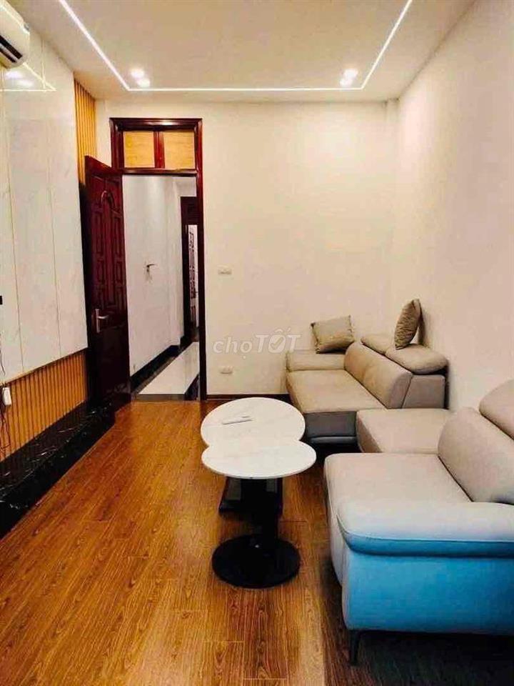 CHO THUÊ NHÀ NGUYÊN CĂN PHỐ NGỌC THUỴ - VỈA HÈ - Ô TÔ TRÁNH,4PN 12Tr
