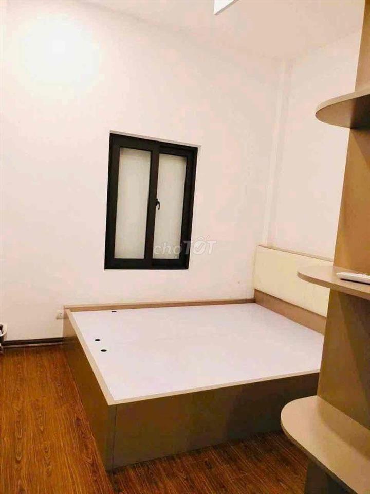 CHO THUÊ NHÀ NGUYÊN CĂN PHỐ NGỌC THUỴ - VỈA HÈ - Ô TÔ TRÁNH,4PN 12Tr