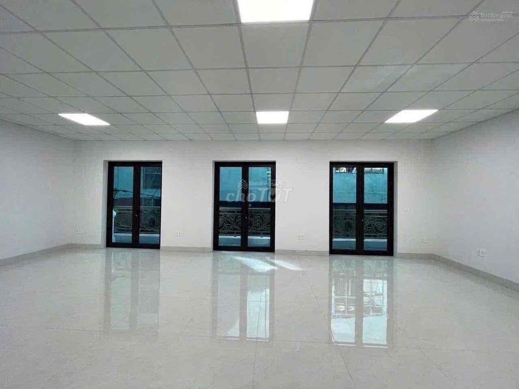 CHO THUÊ MBKD TẦNG 2 TẠI NGÔ GIA TỰ - THANG MÁY THÍCH HỢP LÀM VP, SPA