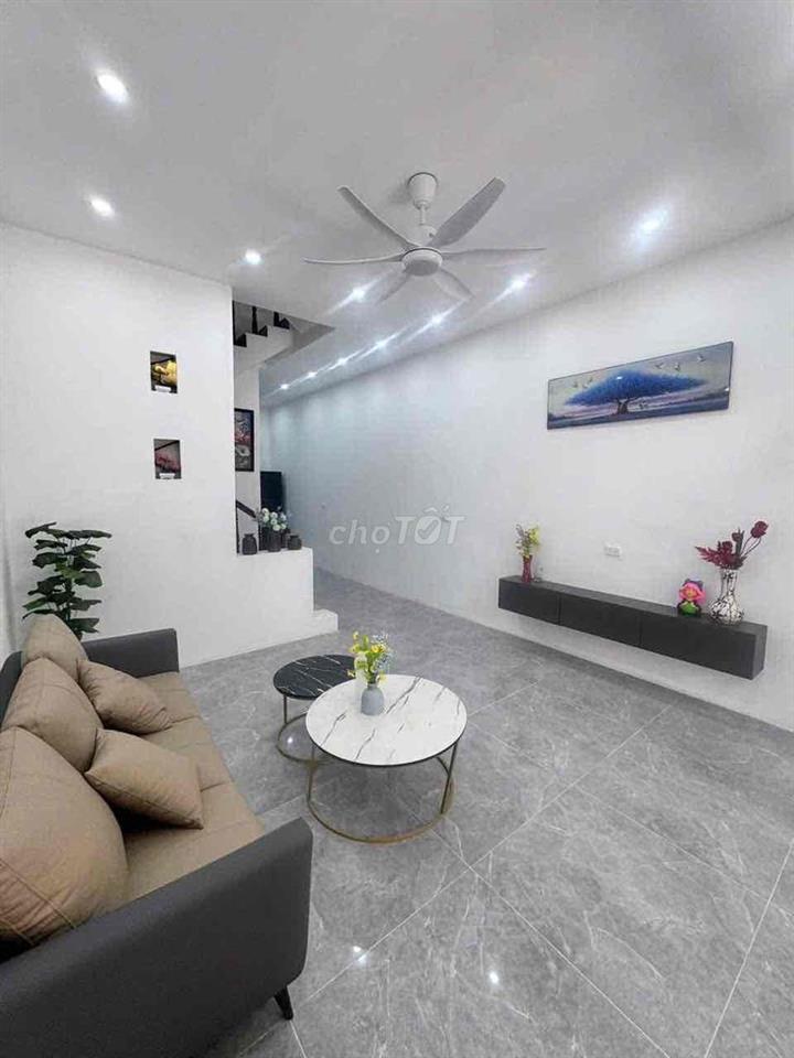 CHO THUÊ NHÀ NGUYÊN CĂN PHỐ CHU HUY MÂN - PHÚC ĐỒNG - Ô TÔ ĐỖ GẦN -3PN