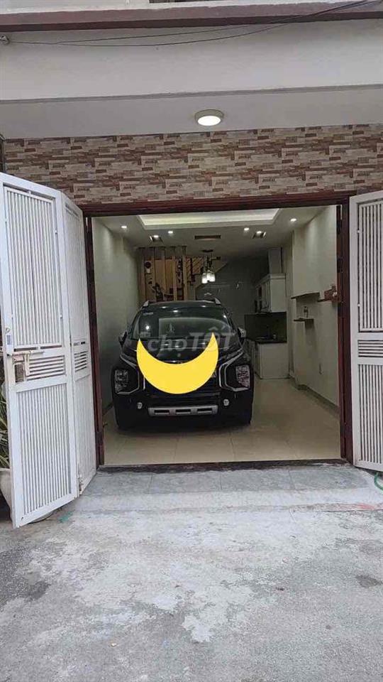Cho Thuê nhà 5Tầng Ngọc Thuỵ 3PN, ô tô 7 chỗ vào nhà, nội thất cơ bản
