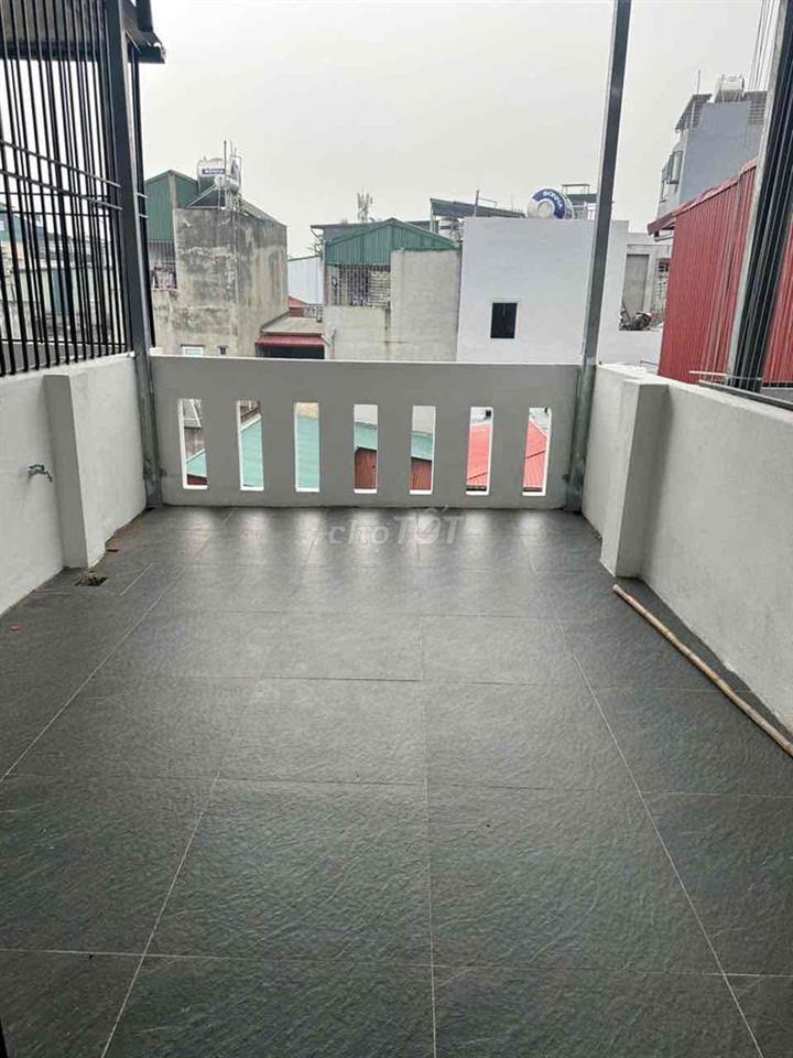 tôi chính chủ bán nhà 5 tầng mới phố cổ quận Long biên