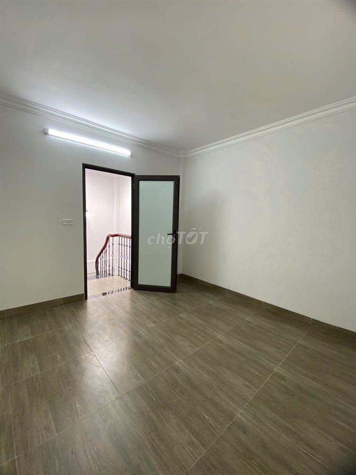 Nhà 5 tầng mới cứng tại Phường Thạch Bàn, Long Biên