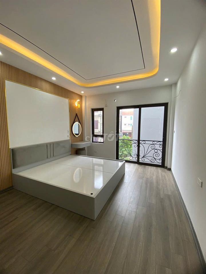 Nhà 5 tầng mới cứng tại Phường Thạch Bàn, Long Biên