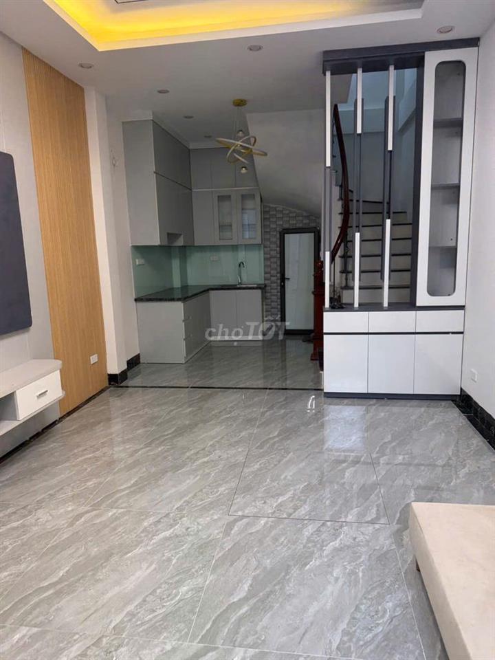 Nhà 5 tầng mới cứng tại Phường Thạch Bàn, Long Biên