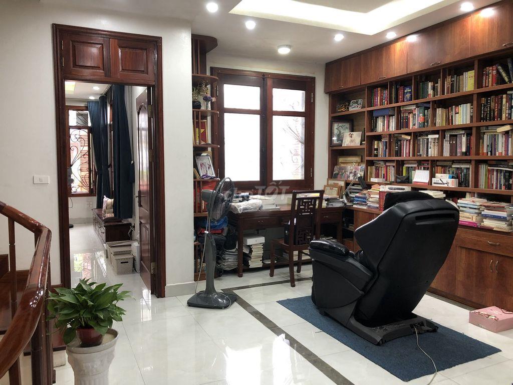 NHÀ ĐẸP LB MT 7M - Ô TÔ TRÁNH - GẦN HỒ - YÊN TĨNH - VÀO NỘI ĐÔ 20 PHÚT