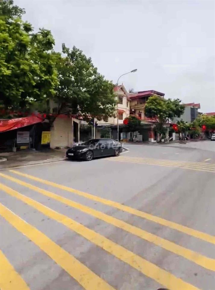 Bán nhà đất đấu giá lô góc 2 mặt đường to