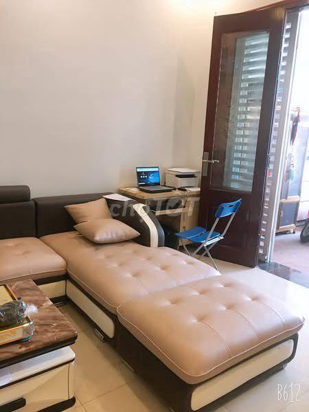Cần cho thuê nhà 3 tầng