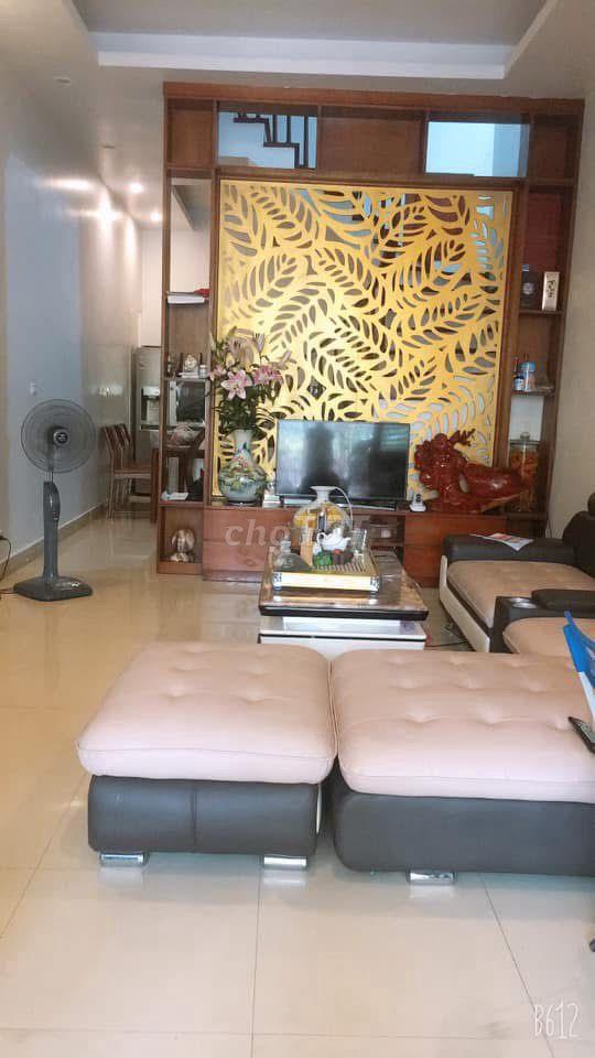 Cần cho thuê nhà 3 tầng