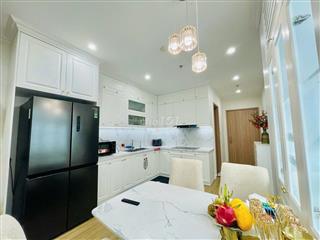 Chủ nhà bán căn 2n2wc - 62m - giá 3ty95- vinhomes smart city