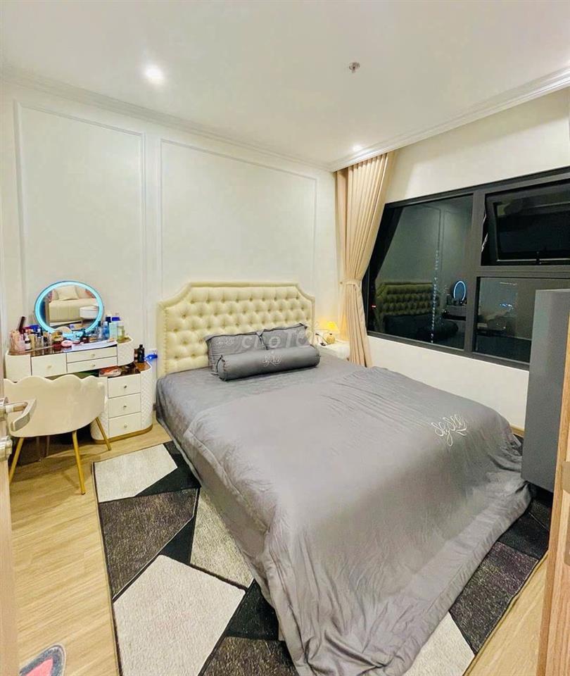 Chủ nhà bán căn 2n2wc - 62m - giá 3ty95- vinhomes smart city