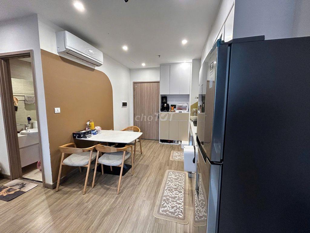 Chính chủ gửi bán gấp căn 2n2+ 64m - 4,2 tỷ , đầy đủ đồ- Vinhome Smart