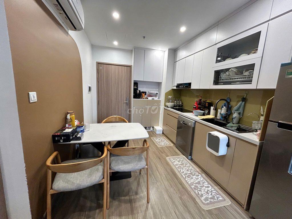 Chính chủ gửi bán gấp căn 2n2+ 64m - 4,2 tỷ , đầy đủ đồ- Vinhome Smart