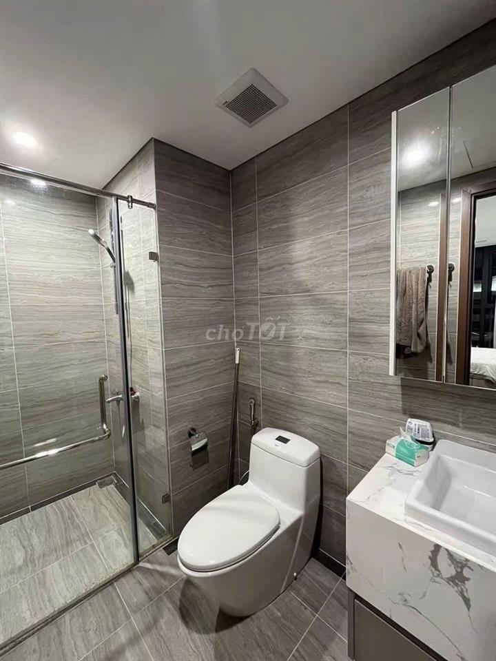 Bán gấp căn 2 ngủ 2wc tòa Tokin ,Smart City- 5 tỷ - đầy đủ đồ 