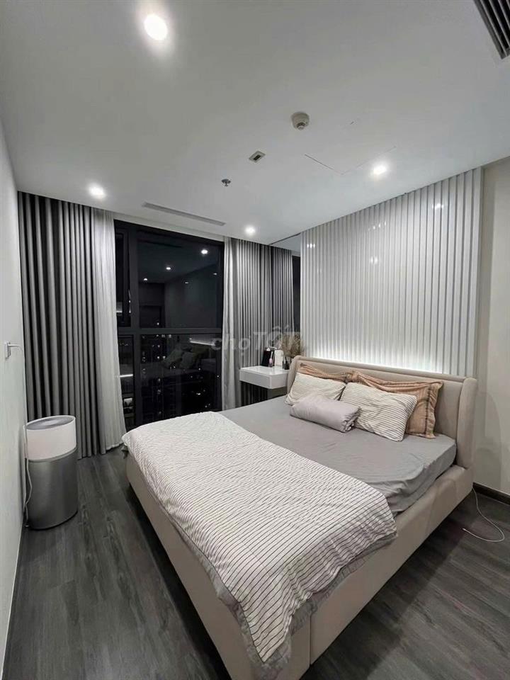 Bán gấp căn 2 ngủ 2wc tòa Tokin ,Smart City- 5 tỷ - đầy đủ đồ 