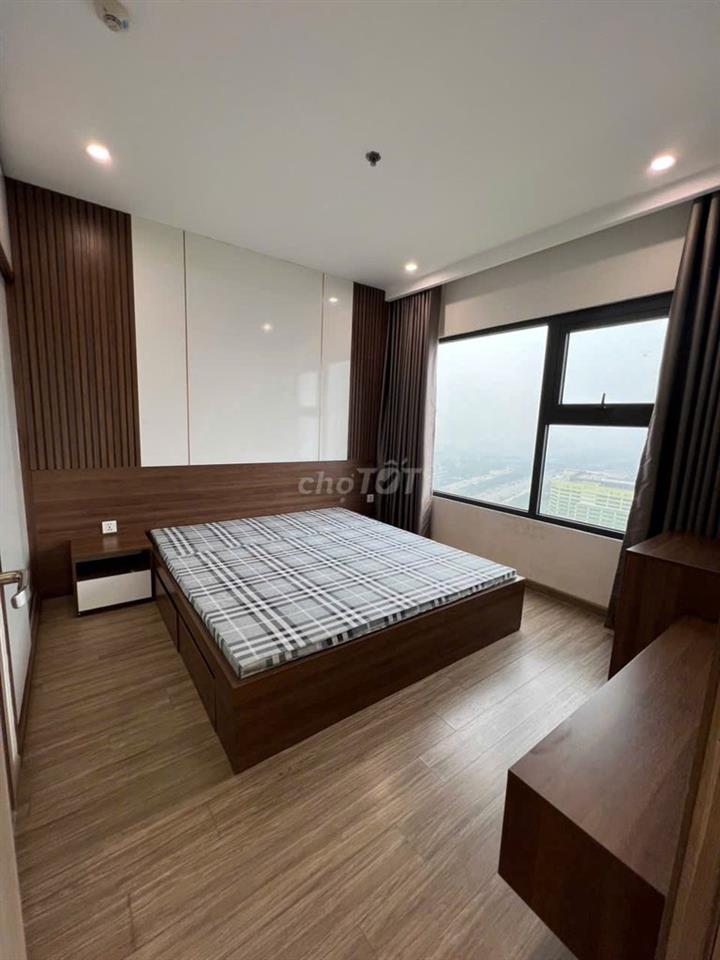 Chính chủ cho thuê 3 ngủ 2wc S102 -75m - giá 13tr5 - đủ đồ - Vin Smart
