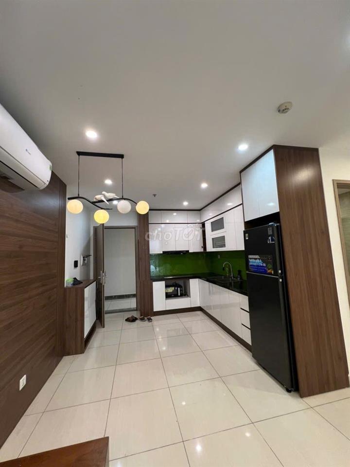 Chính chủ cho thuê 3 ngủ 2wc S102 -75m - giá 13tr5 - đủ đồ - Vin Smart