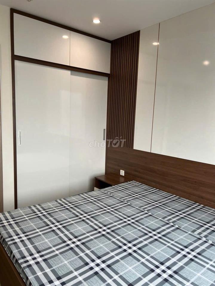 Chính chủ cho thuê 3 ngủ 2wc S102 -75m - giá 13tr5 - đủ đồ - Vin Smart