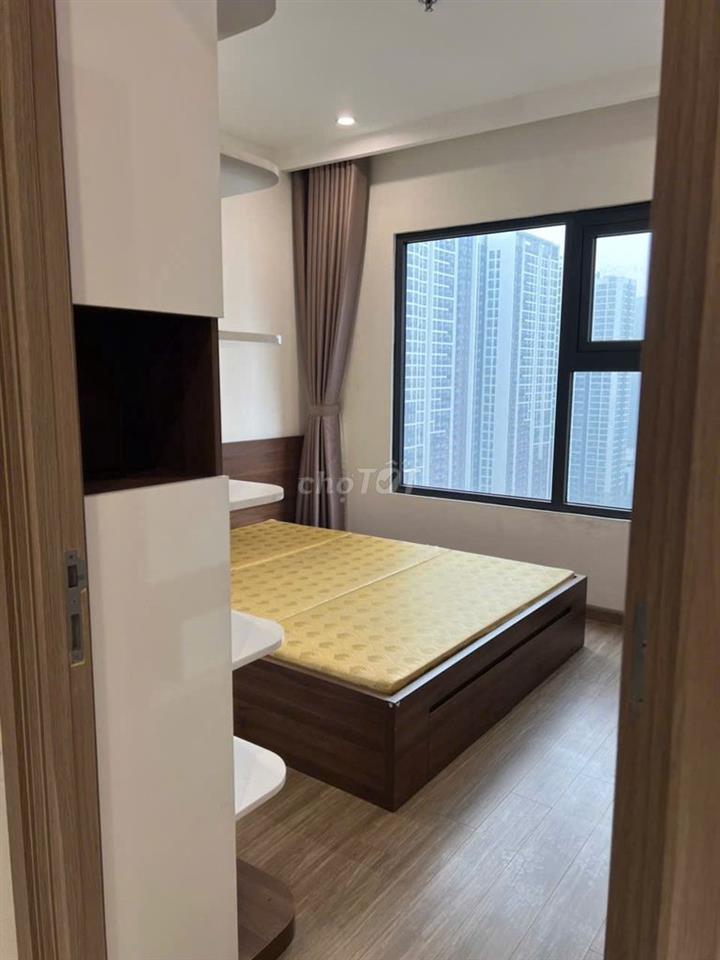 Chính chủ cho thuê 3 ngủ 2wc S102 -75m - giá 13tr5 - đủ đồ - Vin Smart