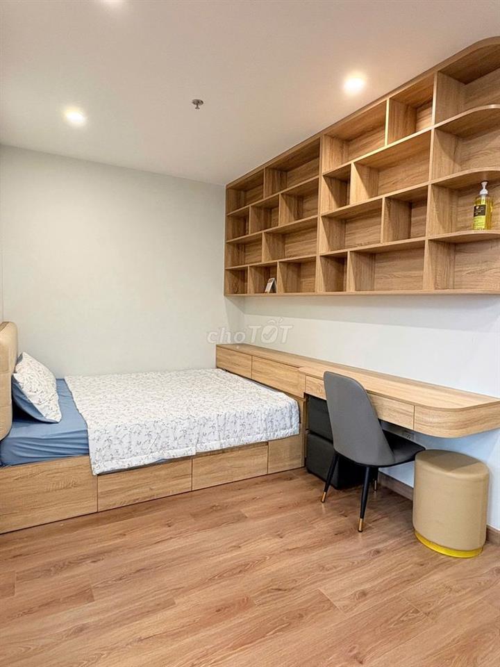 Chủ nhà bán nhanh căn 1n1+ 47m tòa I1 , view hồ giá 3,29 tỷ Vin Smart
