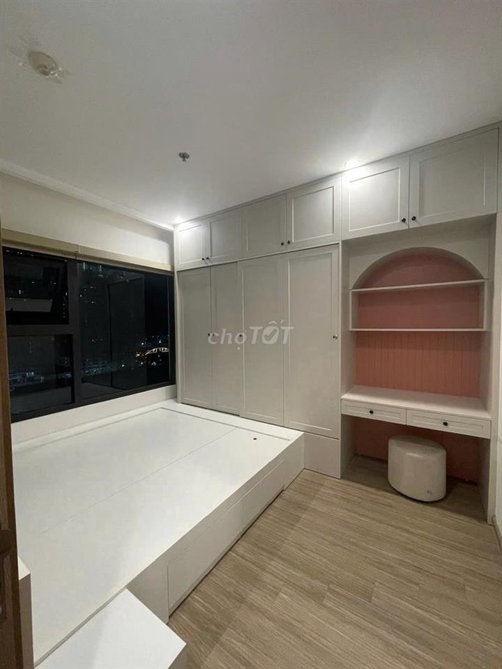 Bán gấp căn hộ 63m 2n2 giá 3.9 tỷ tại Vinhomes Smartcity
