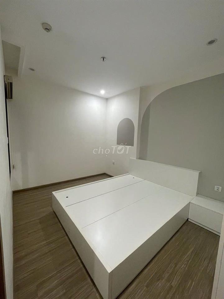 Bán gấp căn hộ 63m 2n2 giá 3.9 tỷ tại Vinhomes Smartcity