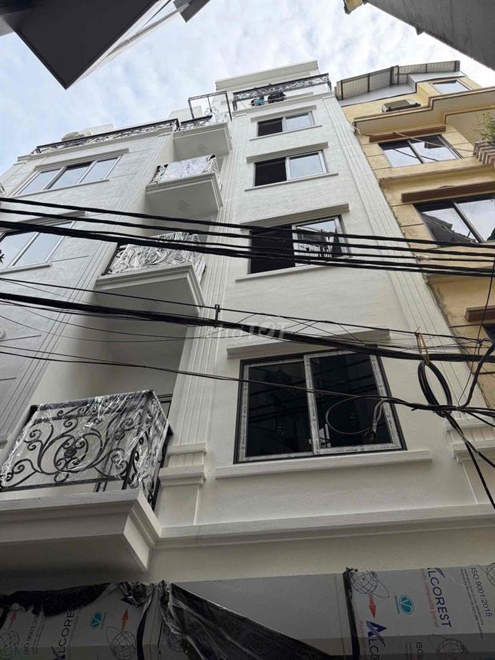 chính chủ Bán nhà 8 tầng như hình đường ôtô đi