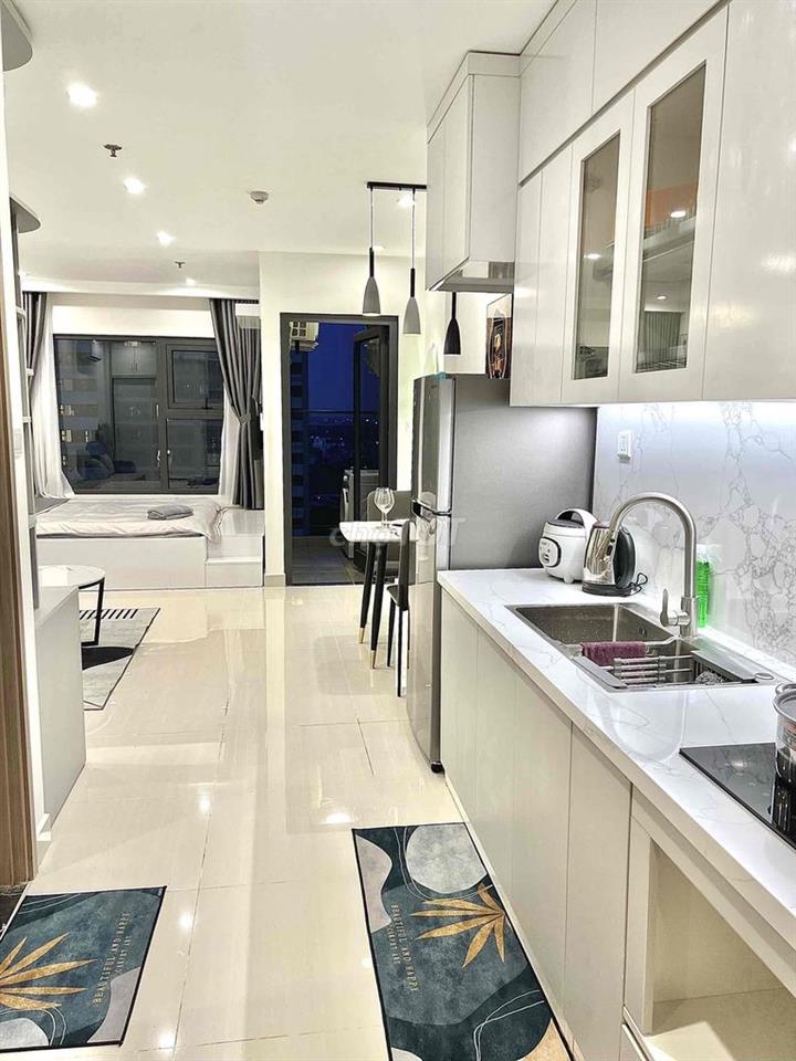 studio toà  S, 2t45 bao phi hướng đông nam,view bể bơi, chính chủ.