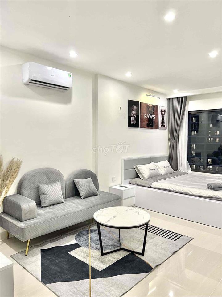 studio toà  S, 2t45 bao phi hướng đông nam,view bể bơi, chính chủ.