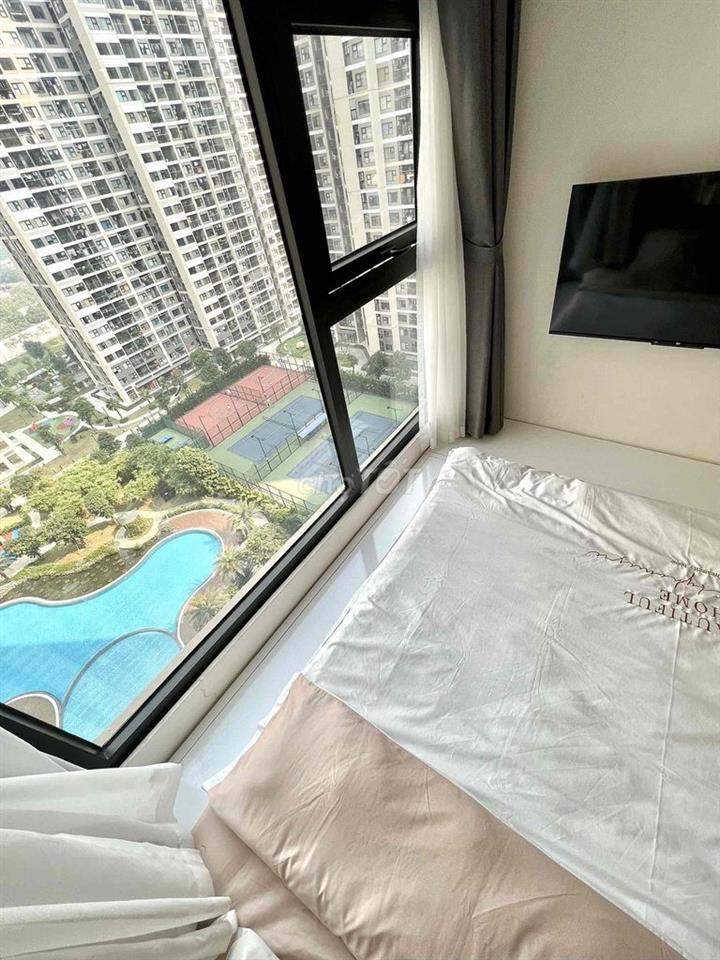 studio toà  S, 2t45 bao phi hướng đông nam,view bể bơi, chính chủ.