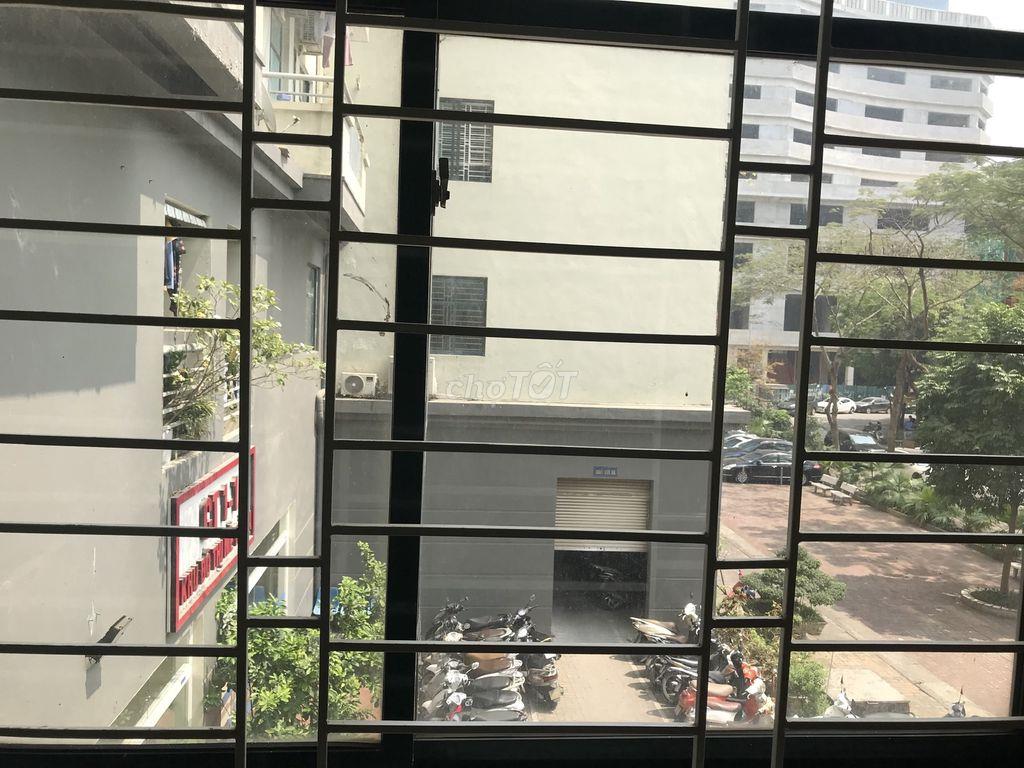 Cho thuê căn hộ tầng 2, thoáng mát, sạch sẽ, không gian nhiều cây xanh