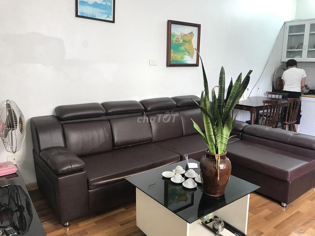 Cho thuê căn hộ tầng 2, thoáng mát, sạch sẽ, không gian nhiều cây xanh