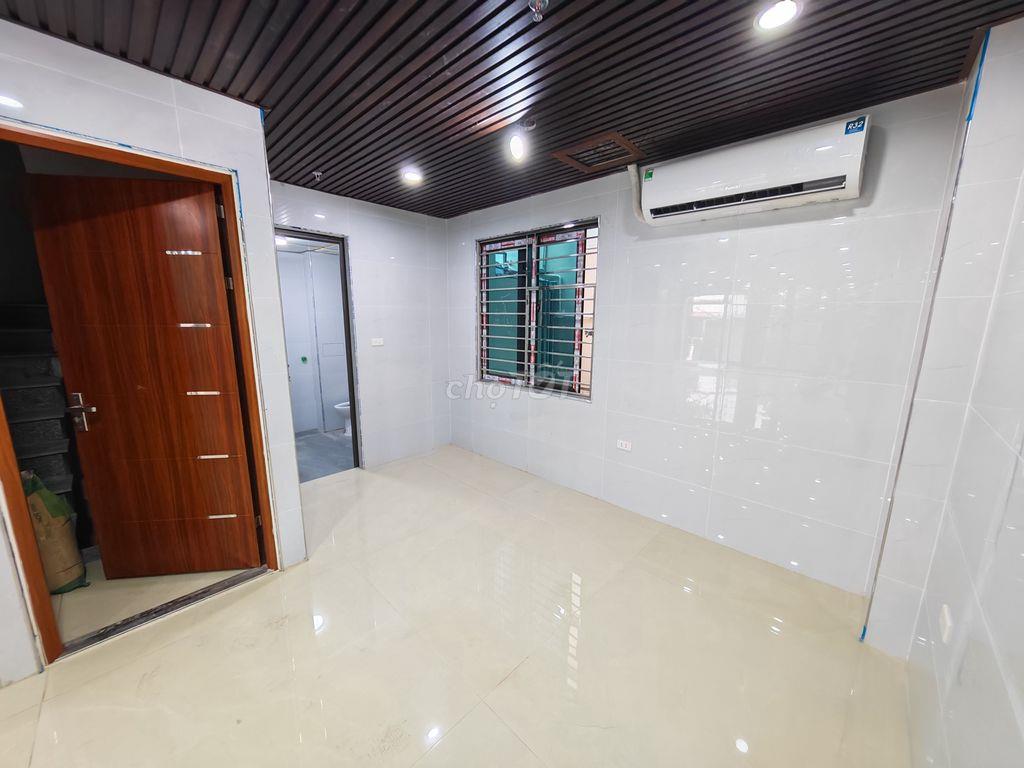 Cho thuê MBKD Thanh máy xịn xò, Mặt đường lớn