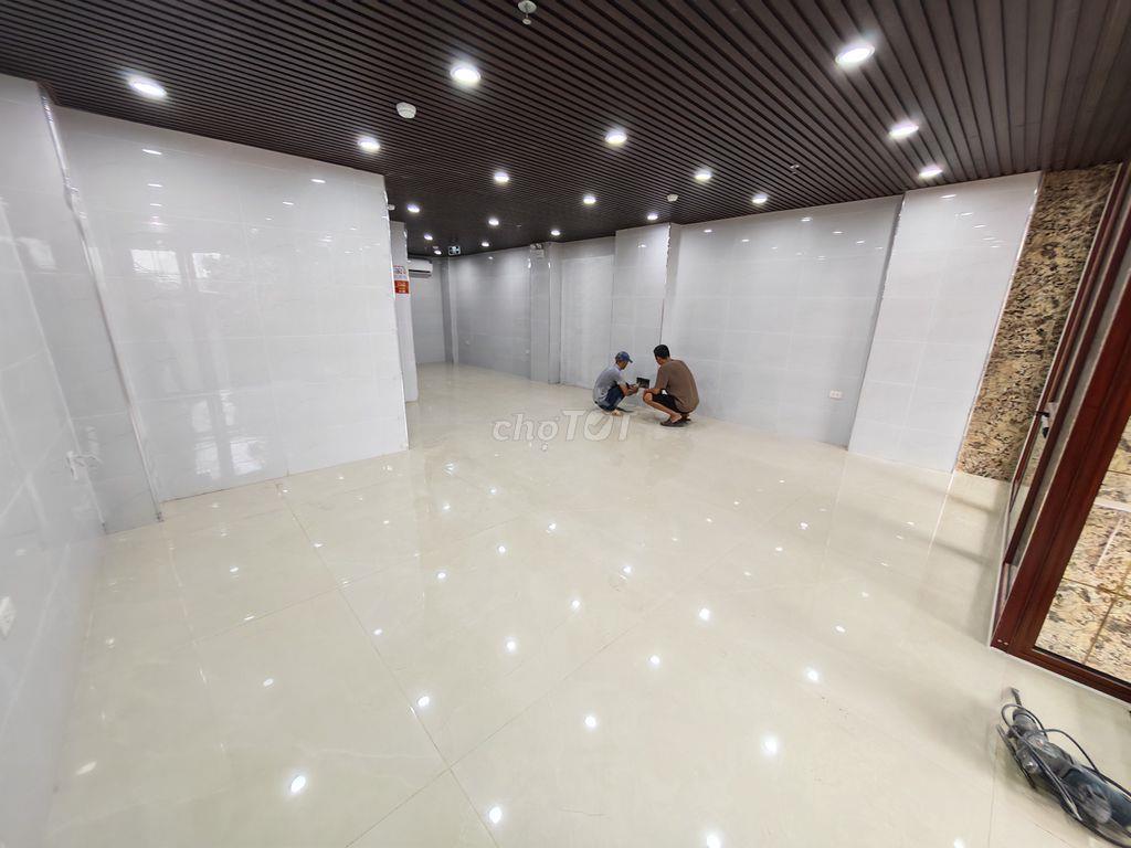 Cho thuê MBKD Thanh máy xịn xò, Mặt đường lớn