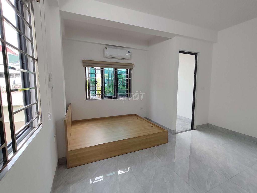 CHÍNH CHỦ 30M2 PHÒNG GÓC THOÁNG MÁT BAN CÔNG THANG MÁY