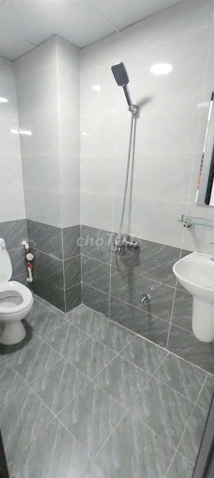 CCMN 30M2 THANG MÁY, THOÁNG MÁT, LOGIA RIÊNG, 4.5 TRIỆU/THÁNG