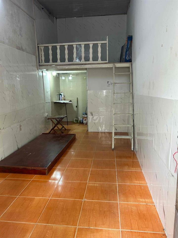 Cho thuê nhà cấp 4 rộng thoáng máy sạch sẽ,an ninh tốt