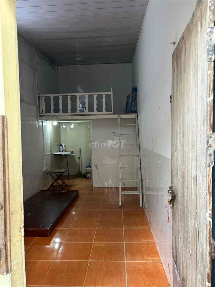 Cho thuê nhà cấp 4 rộng thoáng máy sạch sẽ,an ninh tốt
