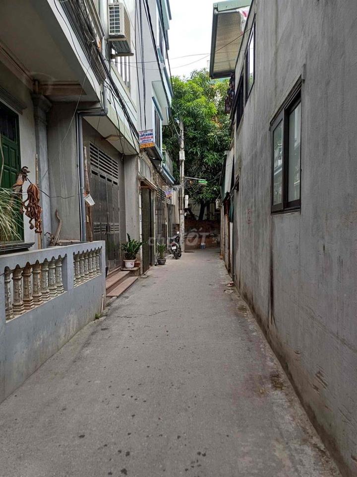 nhà riêng  hoàn toàn, có điều hoà  Wc ,?bếp,?tắm, gác xép