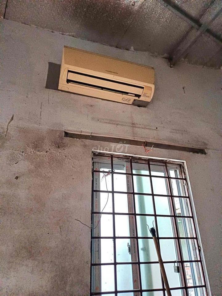 nhà riêng  hoàn toàn, có điều hoà  Wc ,?bếp,?tắm, gác xép