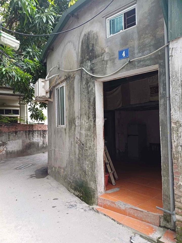 nhà riêng  hoàn toàn, có điều hoà  Wc ,?bếp,?tắm, gác xép