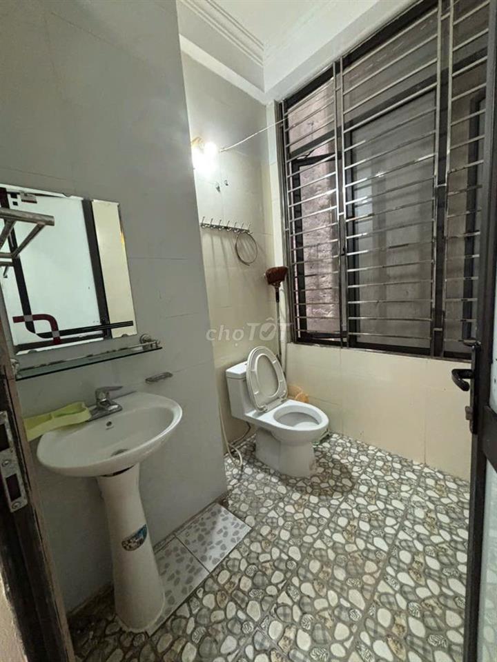 NHÀ MỚI XÂY. CẦN PHÒNG CALL ME. LÀM VIỆC TRỰC TIẾP VỚI CHỦ