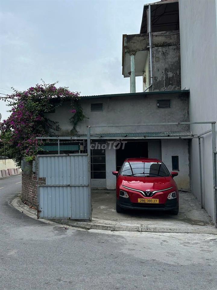 Nhà lô góc 2 mặt tiền gần Sân Bay Nội Bài, có sân đỗ ô tô - Chính chủ