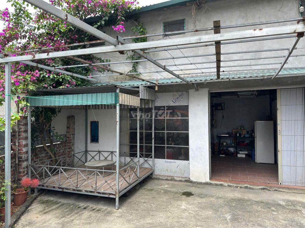 Nhà lô góc 2 mặt tiền gần Sân Bay Nội Bài, có sân đỗ ô tô - Chính chủ