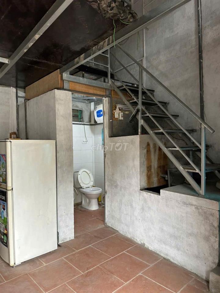 Nhà lô góc 2 mặt tiền gần Sân Bay Nội Bài, có sân đỗ ô tô - Chính chủ