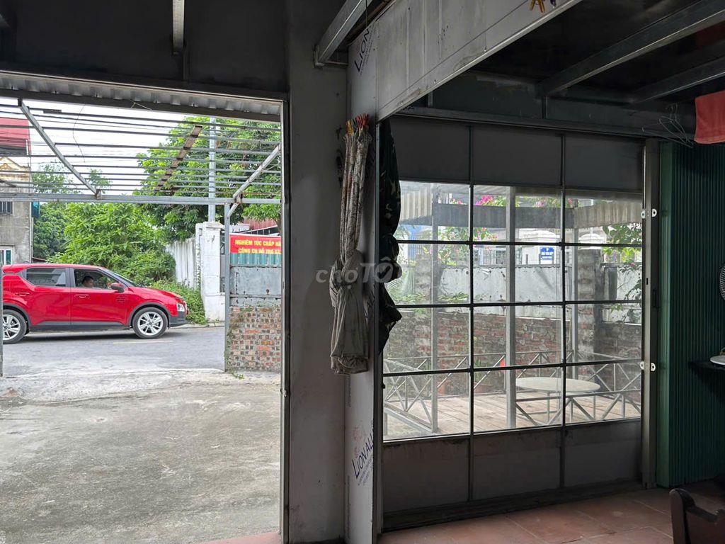 Nhà lô góc 2 mặt tiền gần Sân Bay Nội Bài, có sân đỗ ô tô - Chính chủ