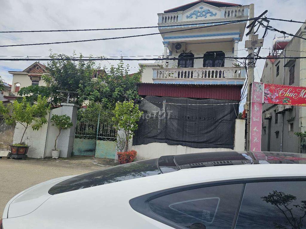 cần bán nhà 3 tầng ngay trung tâm xã Sóc Sơn 